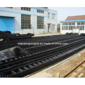 Corrugated Sidewall Conveyor Belt in Rubber